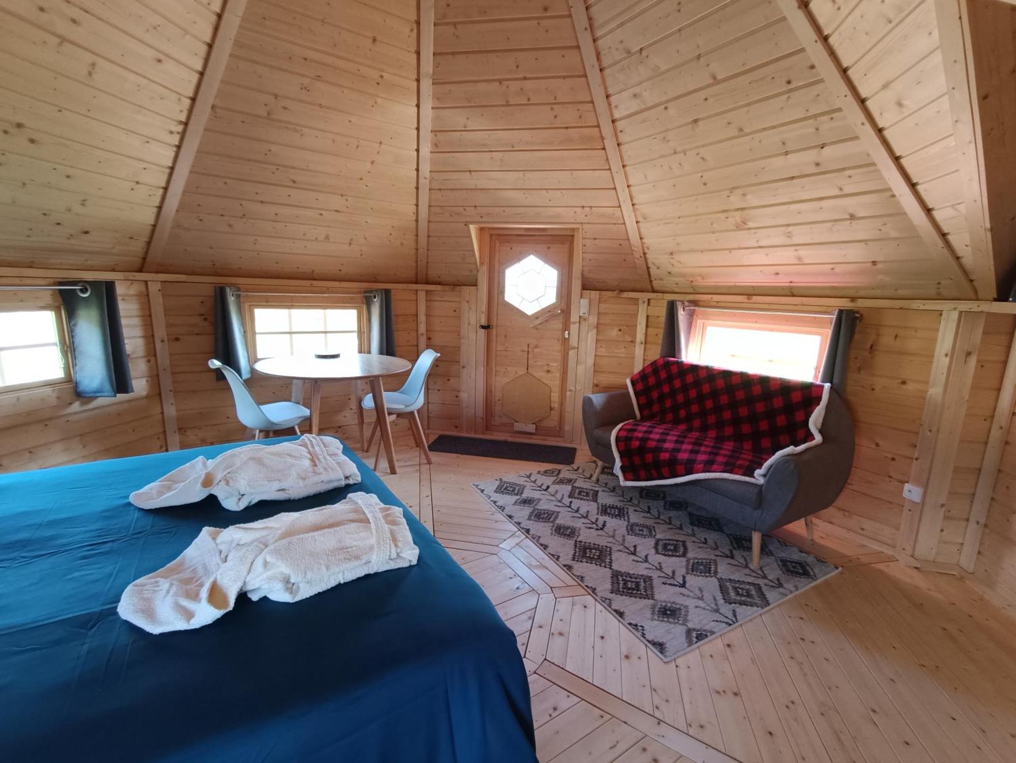 Les Cabanes Du Grand Nord Pradines  Eksteriør bilde